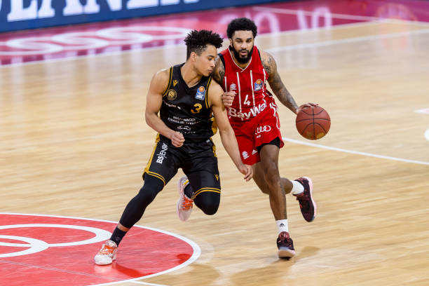 但亚冠赛场 但亚冠赛场